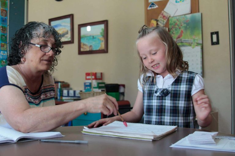 Read more about the article Unlocking Literacy: Reading Tutoring at the Door of Hope Learning Center